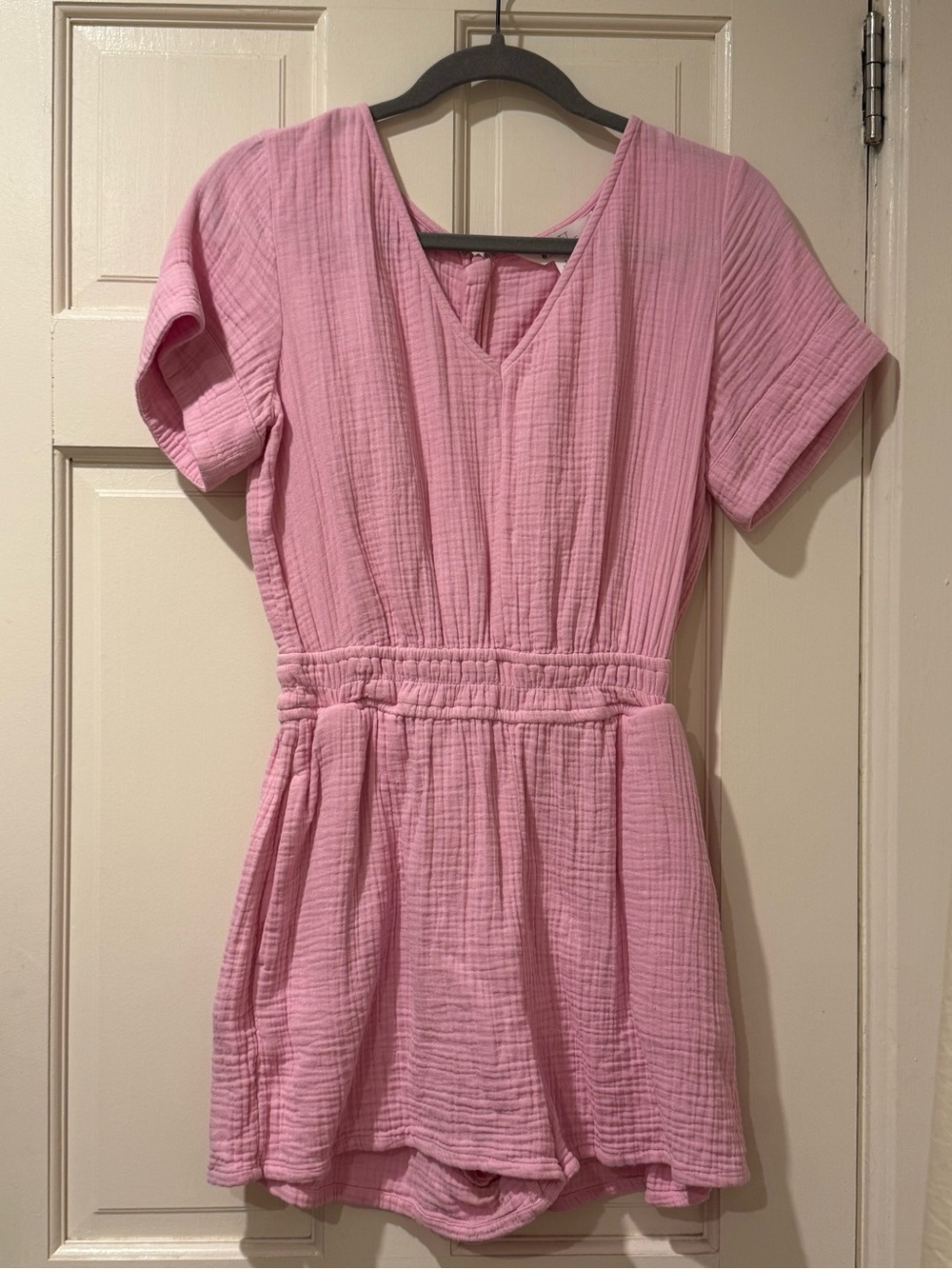 Market & Spruce Pink V-Neck Short Sleeve Romper